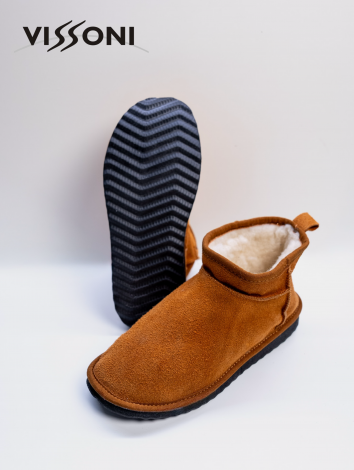 Women′s slippers made of genuine leather