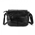 Компактна дамска чанта от мека телешка кожа