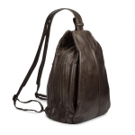 Everyday leather backpack – brown, with a functional design