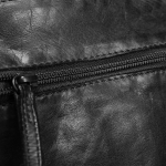 Просторна чанта през рамо от мека телешка кожа