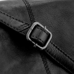 Компактна дамска чанта от мека телешка кожа