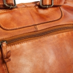 Стилна раница от мека телешка кожа