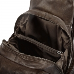 Everyday leather backpack – brown, with a functional design