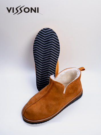 Men′s genuine leather slippers